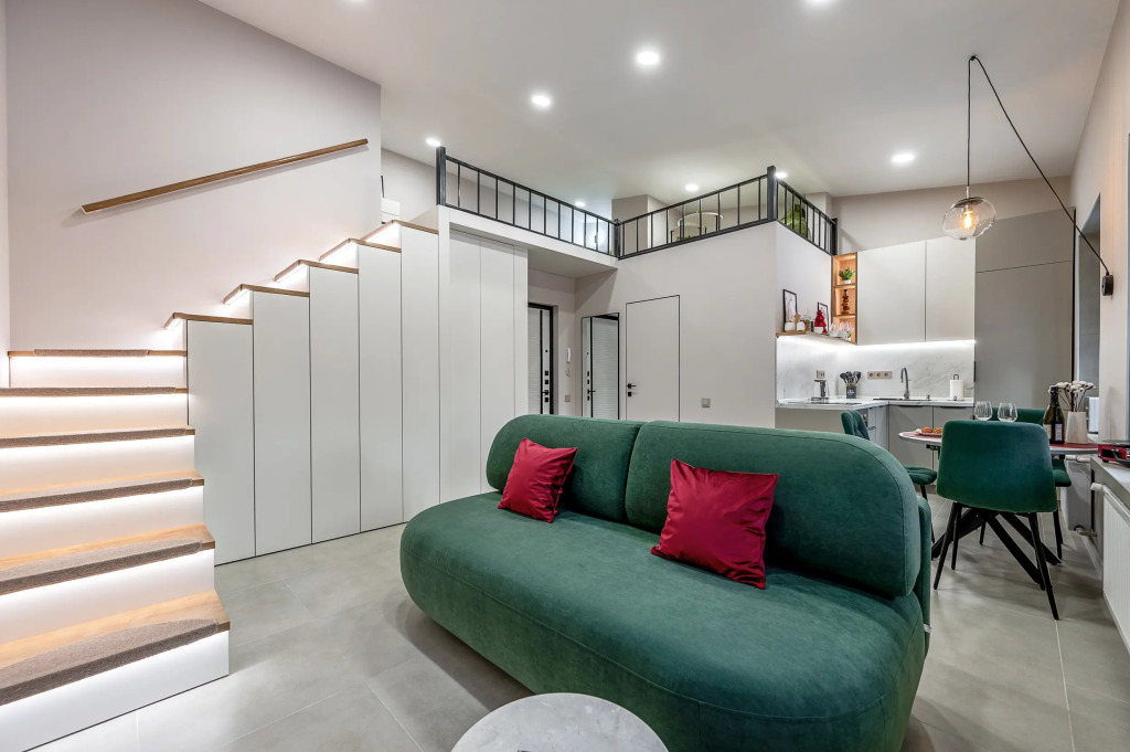 Квартира Дизайнерская мансарда Green Attic с кондиционером и виниловым проигрывателем у Невского проспекта