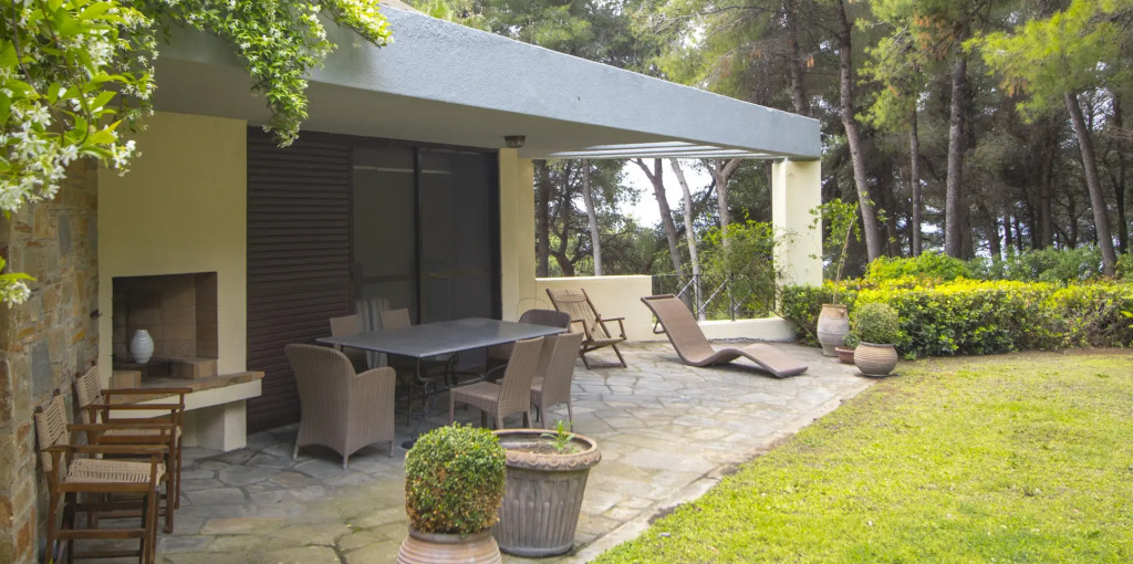 Вилла Araucaria Shared Pool Sani