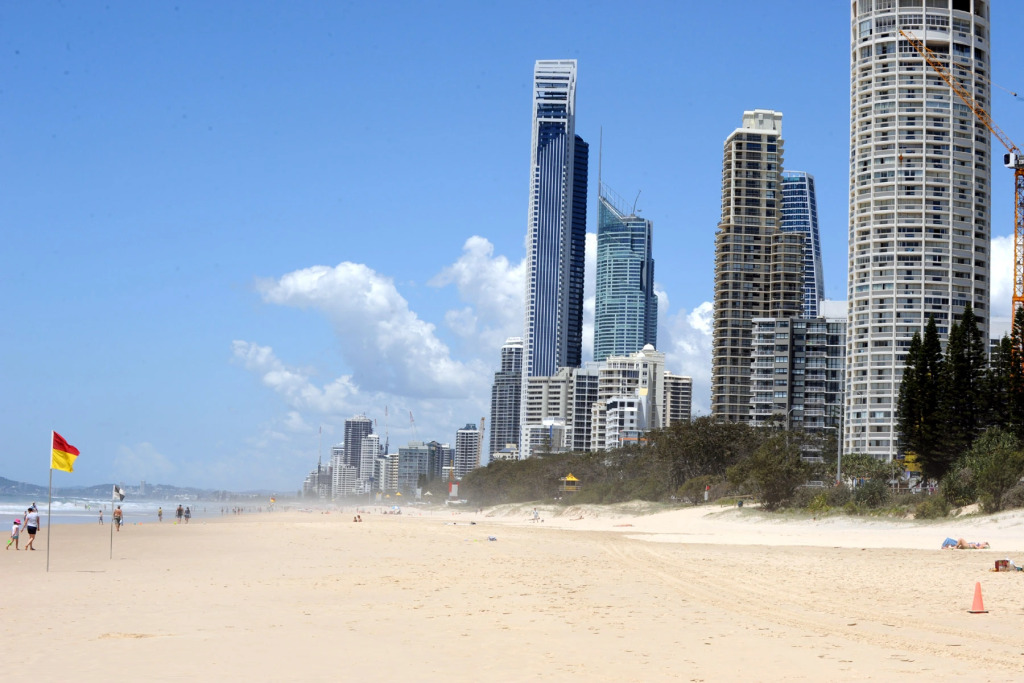 Апартаменты Surfers Paradise Three Bedroom With Pool and Spa Access