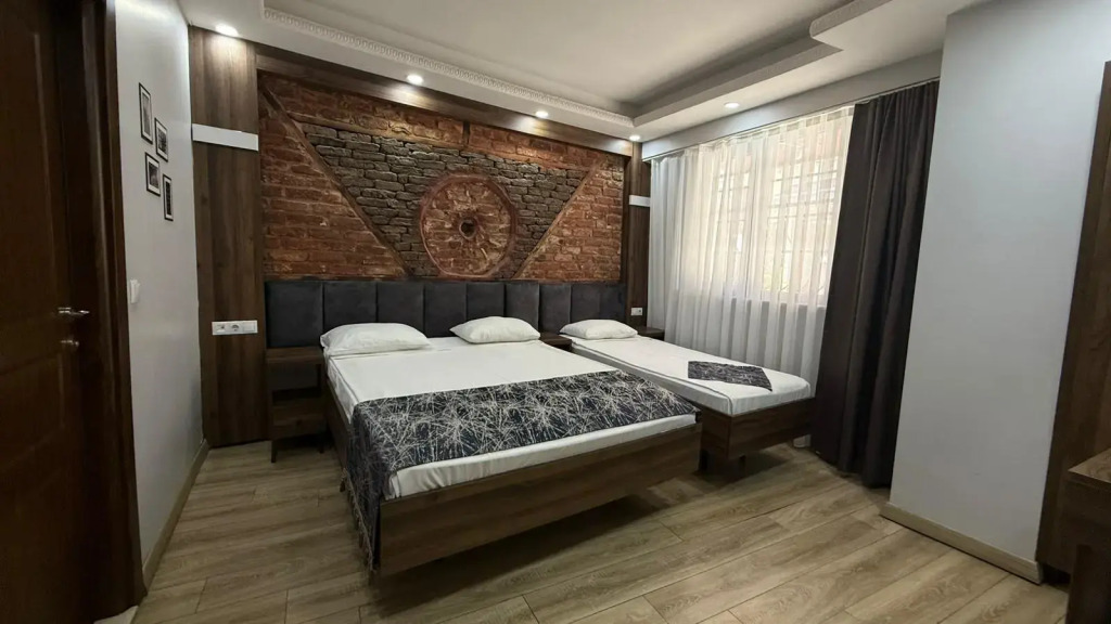 Отель Han Suite