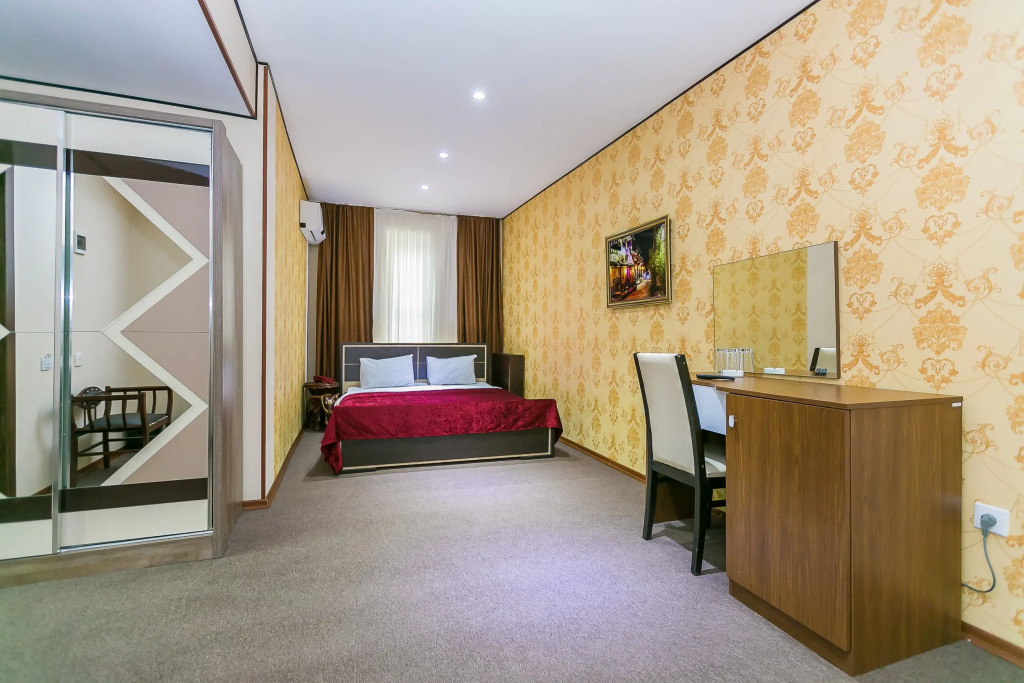 Amazon Hotel - Free Massage