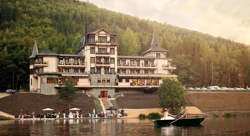 Retro Riverside Wellness Resort
