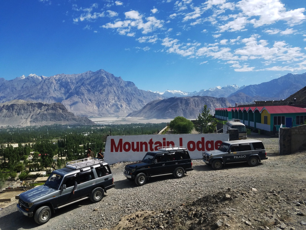 Hotel Mountain Lodge Skardu