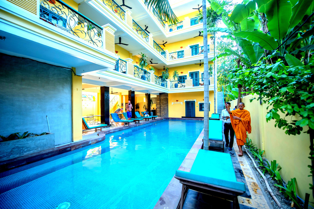 Golden Banana Residence