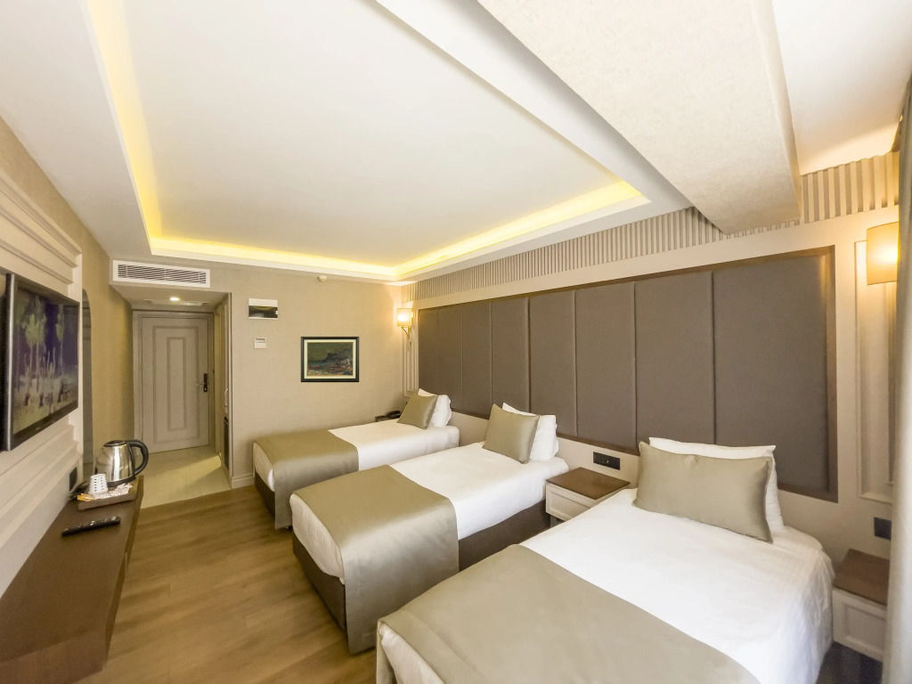 Martinenz Hotel Old City