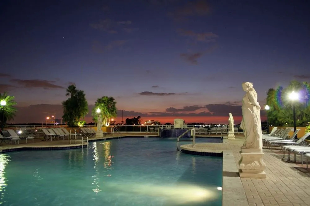Апарт-отель Pet Friendly Condos in Sunny Isles