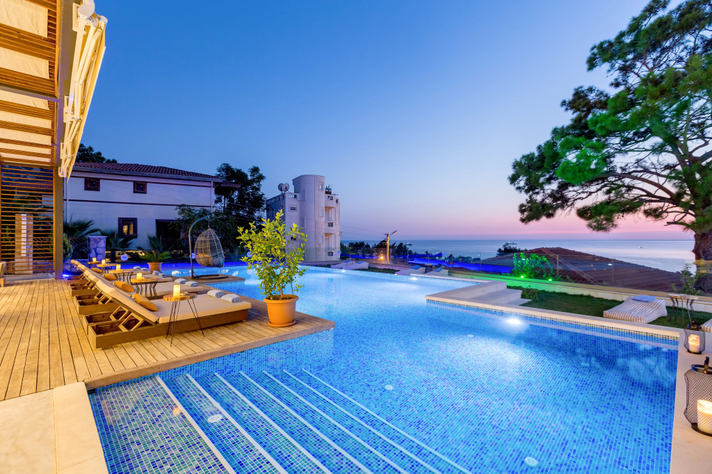 Melanippe Relaxing Hotel