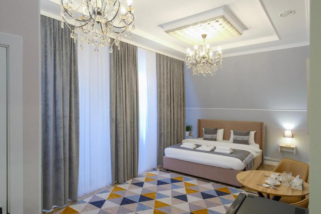 AVANT Hotel