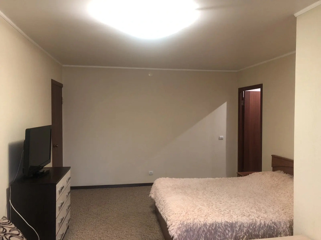 Ryadom S Tsirkom Flat