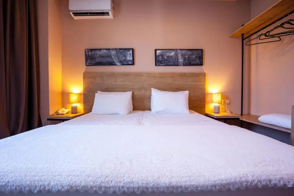 Hotel N16