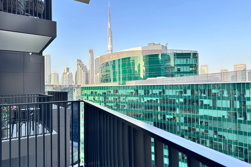 Апартаменты Vserve Modern Oasis: Canal & Burj Views