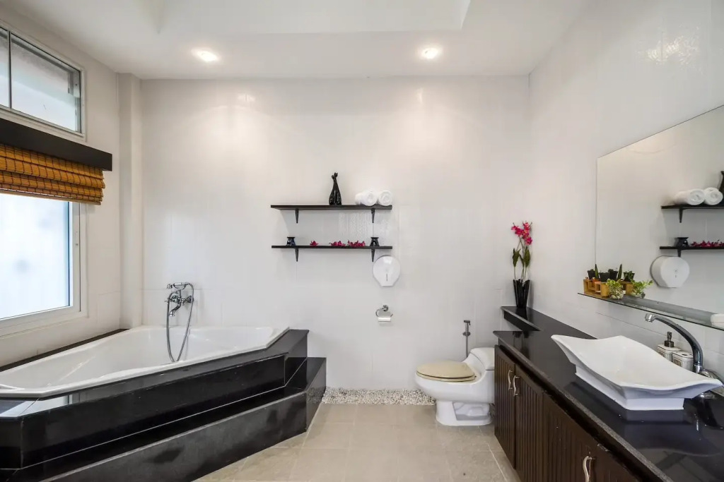 Вилла Spacious villa with private pool and parking