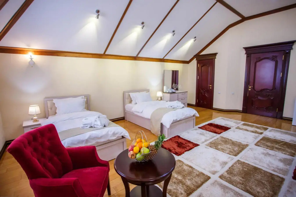 Izumrud Hotel