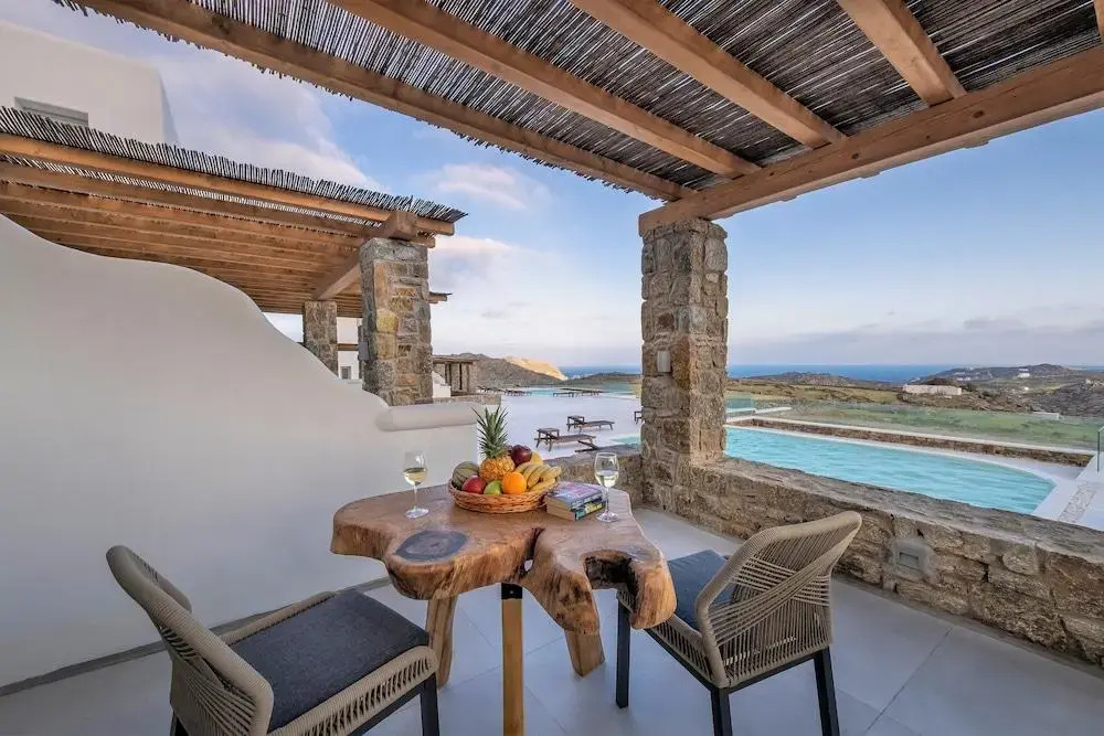 Legendary Suites Hotel