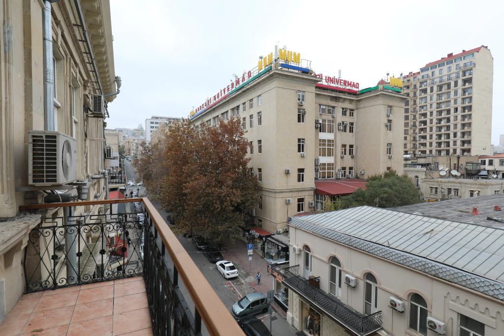 Отель Азкот