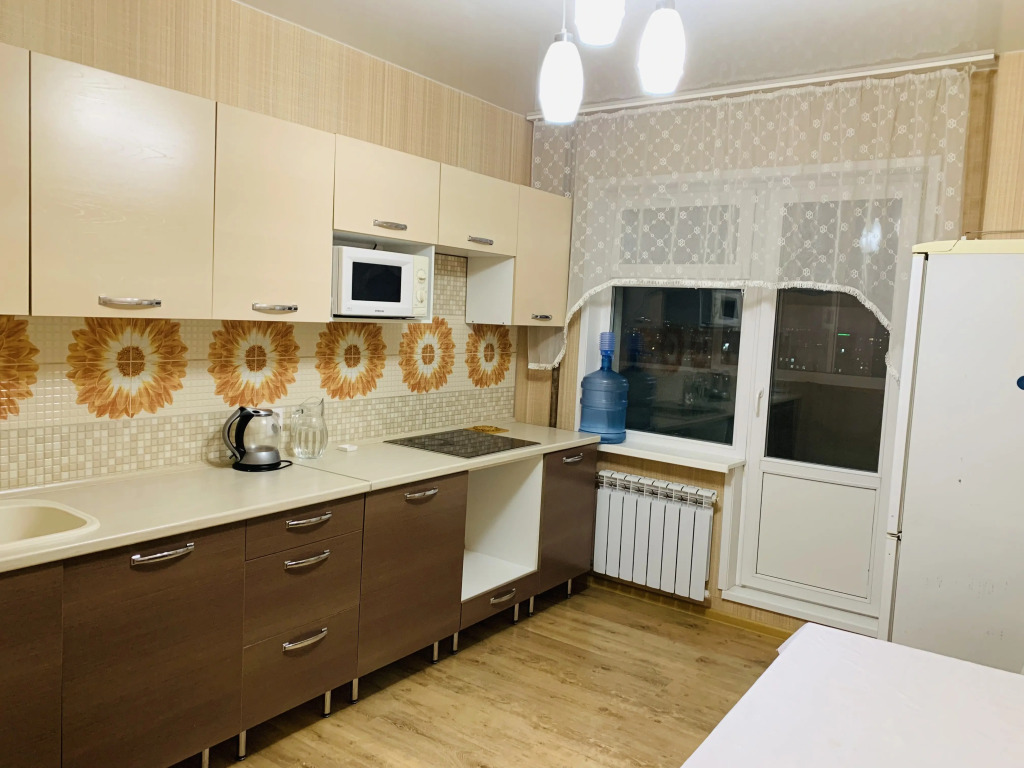 Квартира Просторная 1Комн Рядом с Банковской