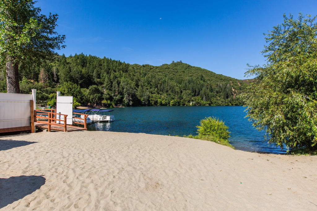 Отель The Lodge at Blue Lakes