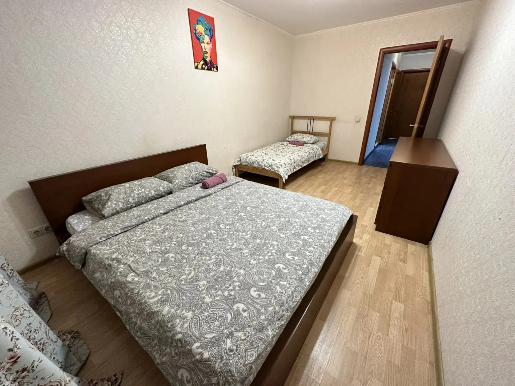Квартира трехкомнатная на Лунной 5
