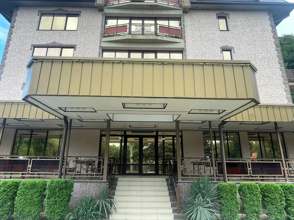 Alp Hotel