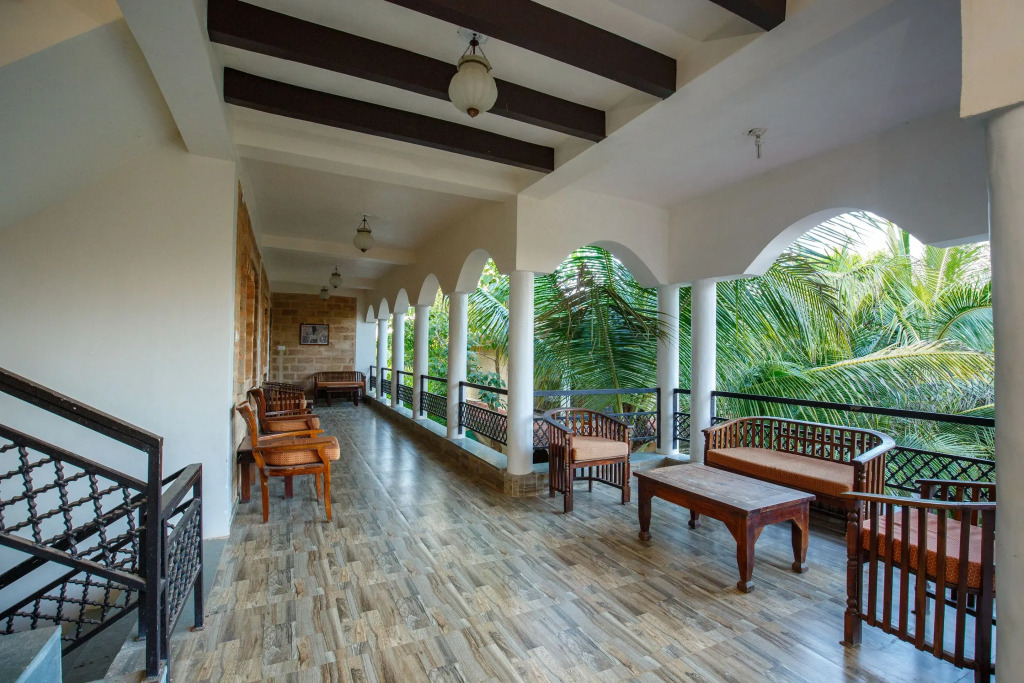 Отель Gir Lions Paw Resort