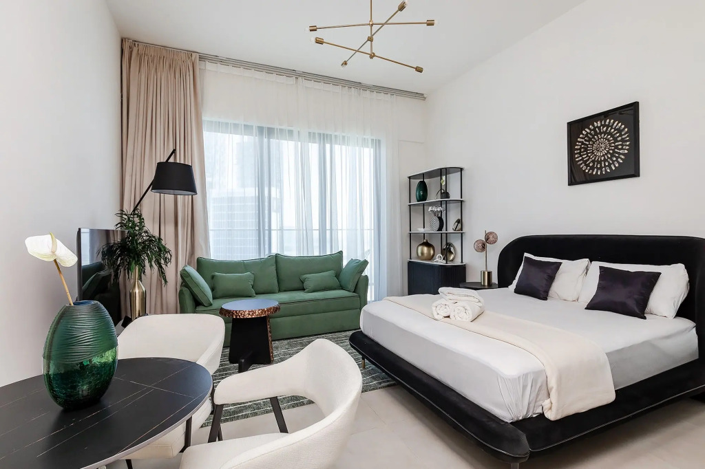 Апартаменты Sophisticated Binghatti Canal Studio
