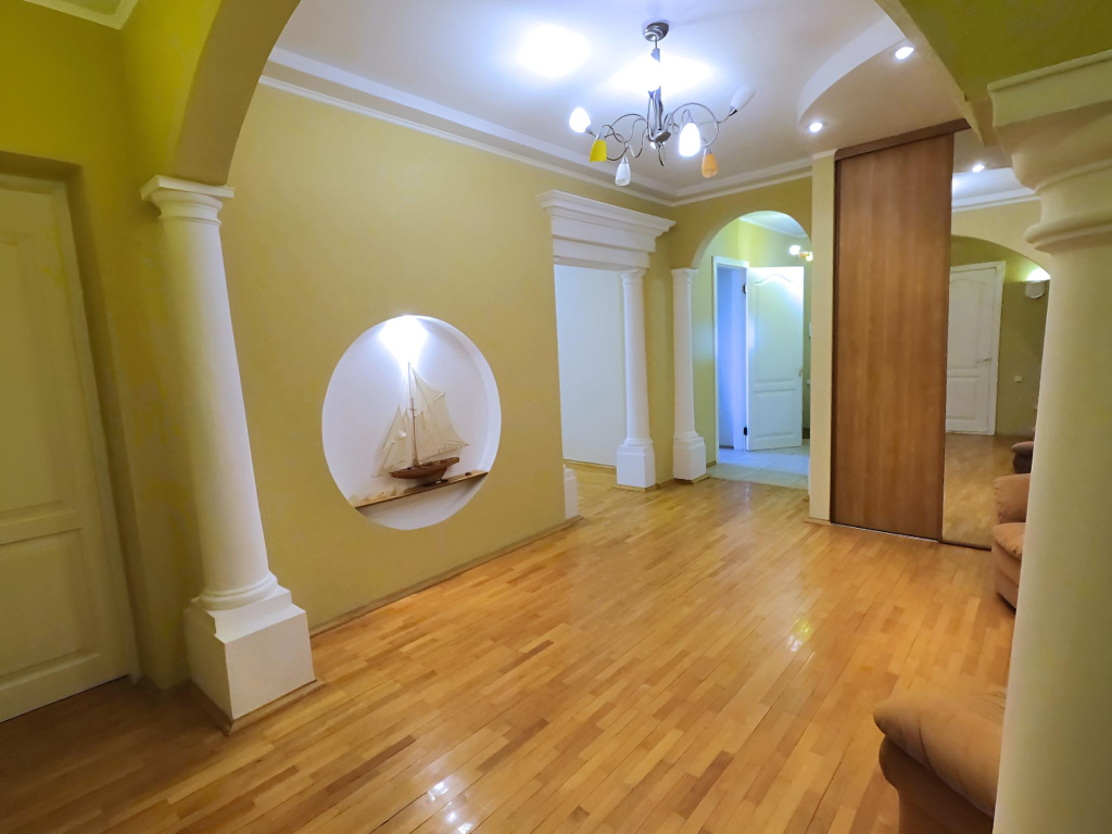 Квартира Большая трешка на Ершова 57Б