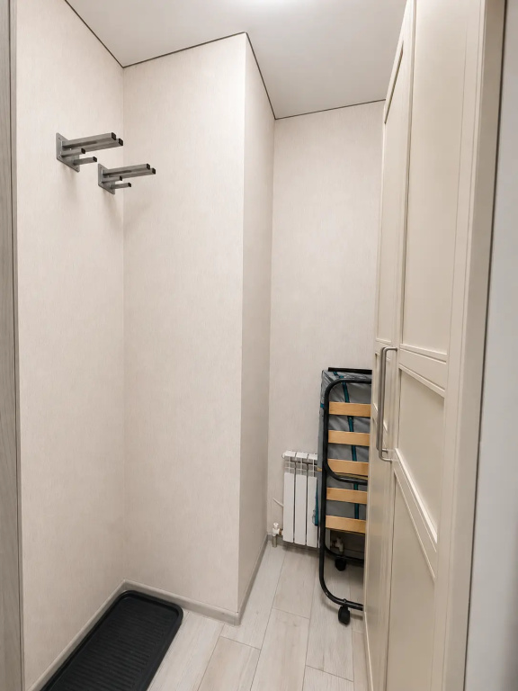 Квартира PolyanaHome с видовым балконом и изолированной спальней вблизи 3 курортов