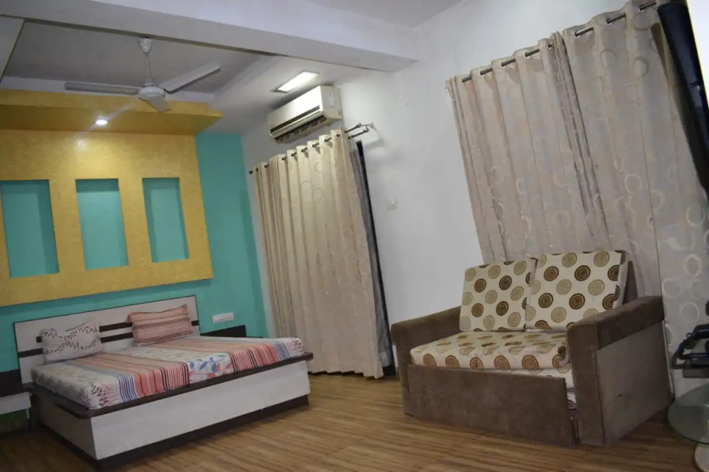 Отель Lonavala Holiday Homes