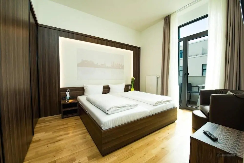 sevenDays Hotel BoardingHouse