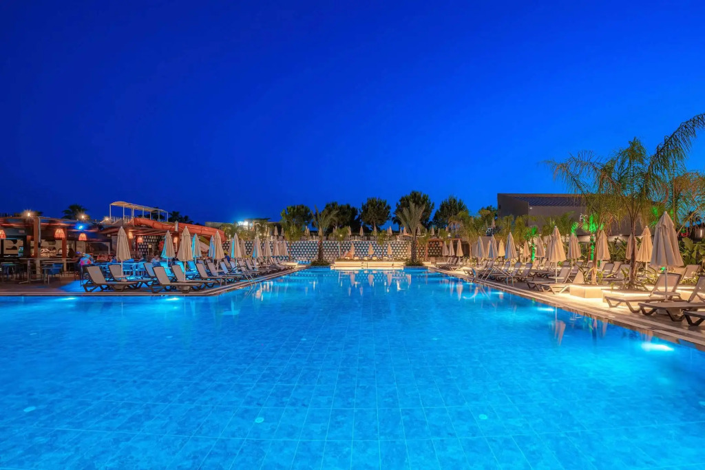 Отель Vox Maris Resort