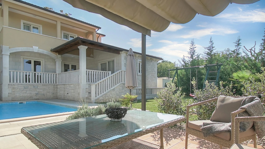Villa Coridigo - Unique High Position, Panorama Nature View, Cozy Dining Terrace, Gym, Fenced Property
