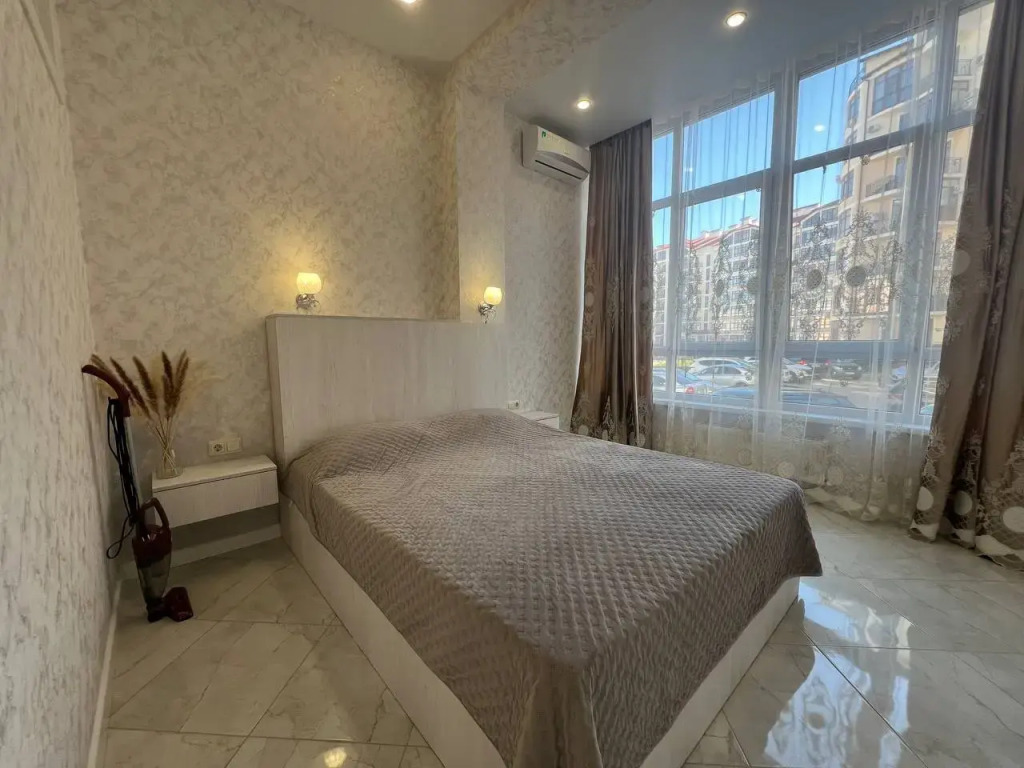 Trekhkomnatnaya Krymskaya 22 Flat