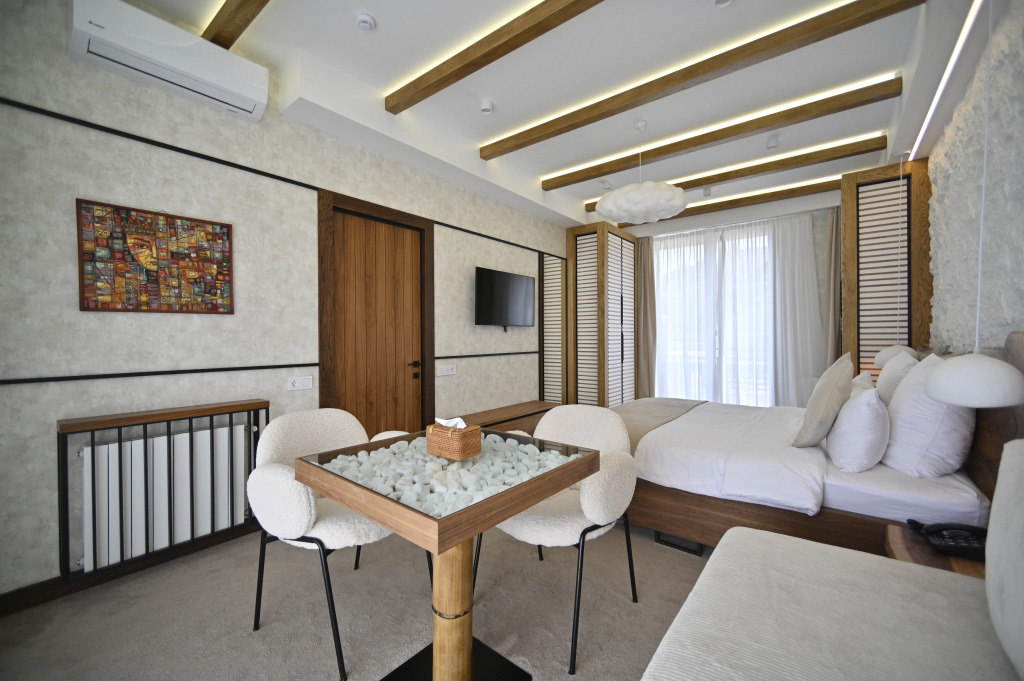 Отель Escapes Boutique Hotel & Restaurant