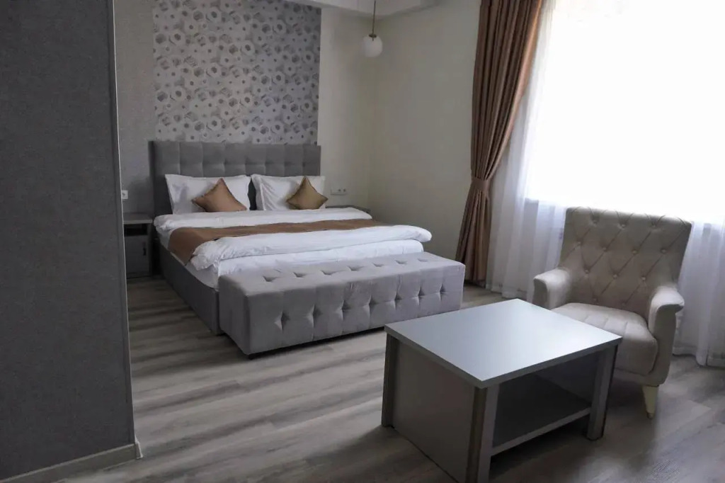 Dora Hotel