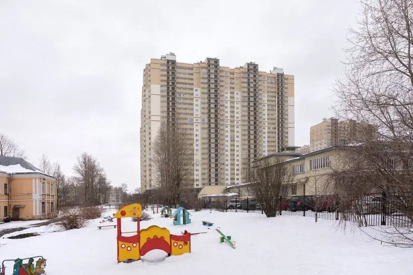Квартира 21 этаж на Неву и сквер