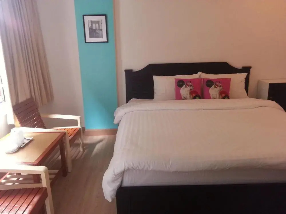 Crown BTS Nana Hotel