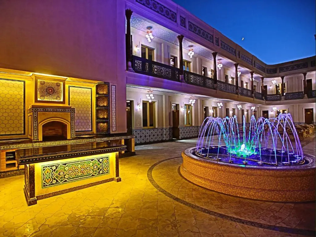 Отель Paradise Plaza Luxury