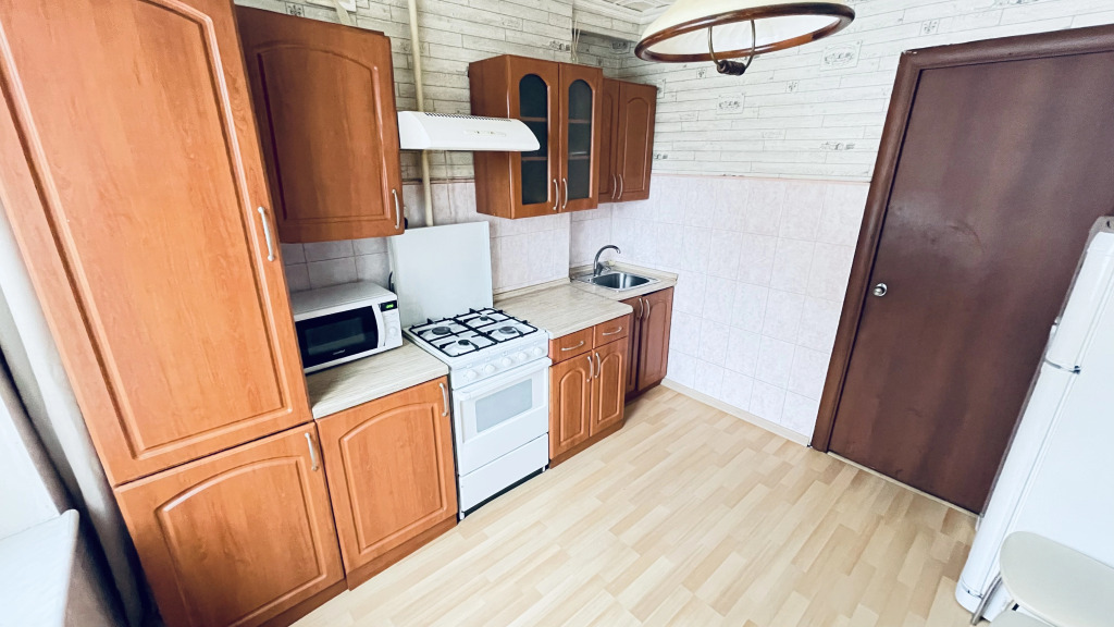 Tryohkomnatnye na Proletarskom Prospekte 17 Apartments