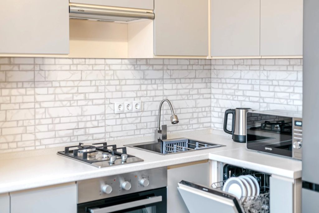 Oliviia Iriny Savelyevoy V Parke U Doliny Roz I Krasnogo Solnishka Apartments