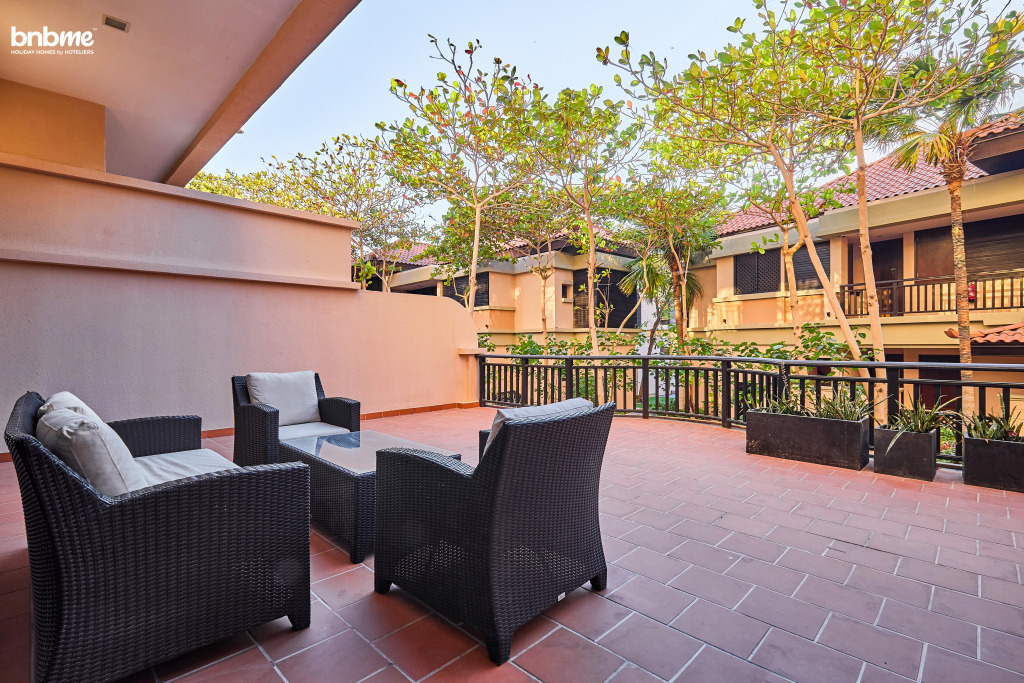 Апартаменты Bnbmehomes, Peaceful and Cozy 1BR with Private Terrace G17