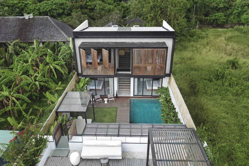 Вилла 4 BR Berawa 5 min walk beach enclosed living room