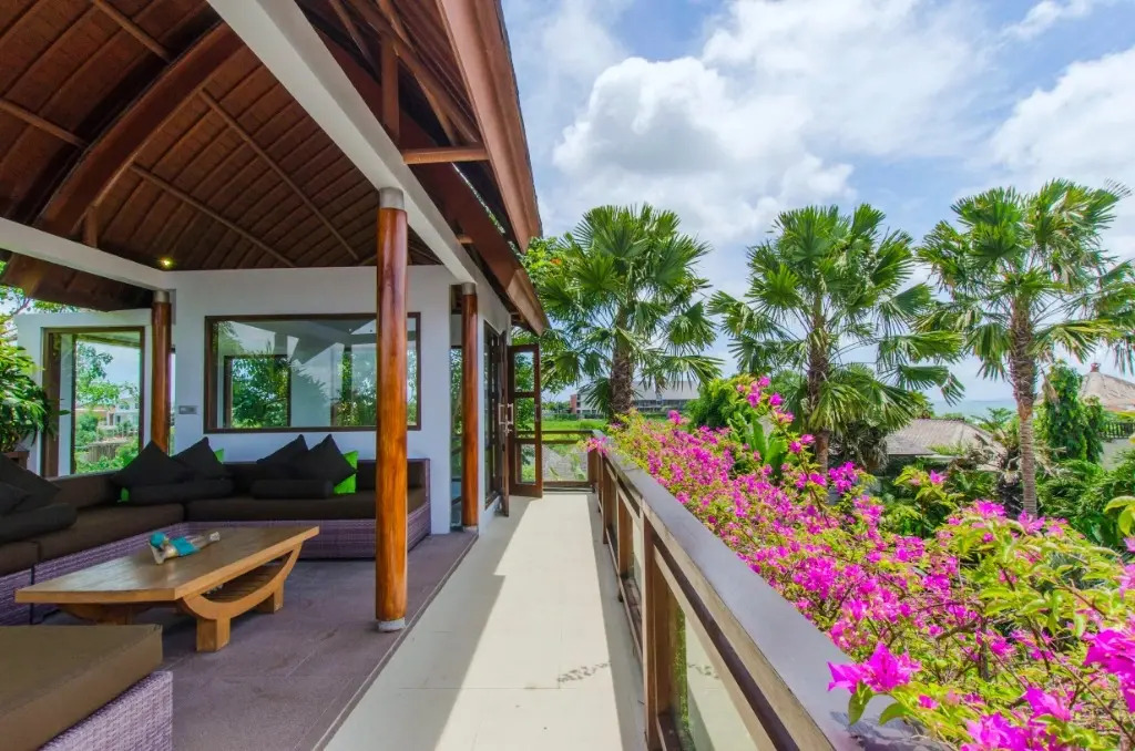 Wonderful 4BR villa 50 meters to the beach Canggu