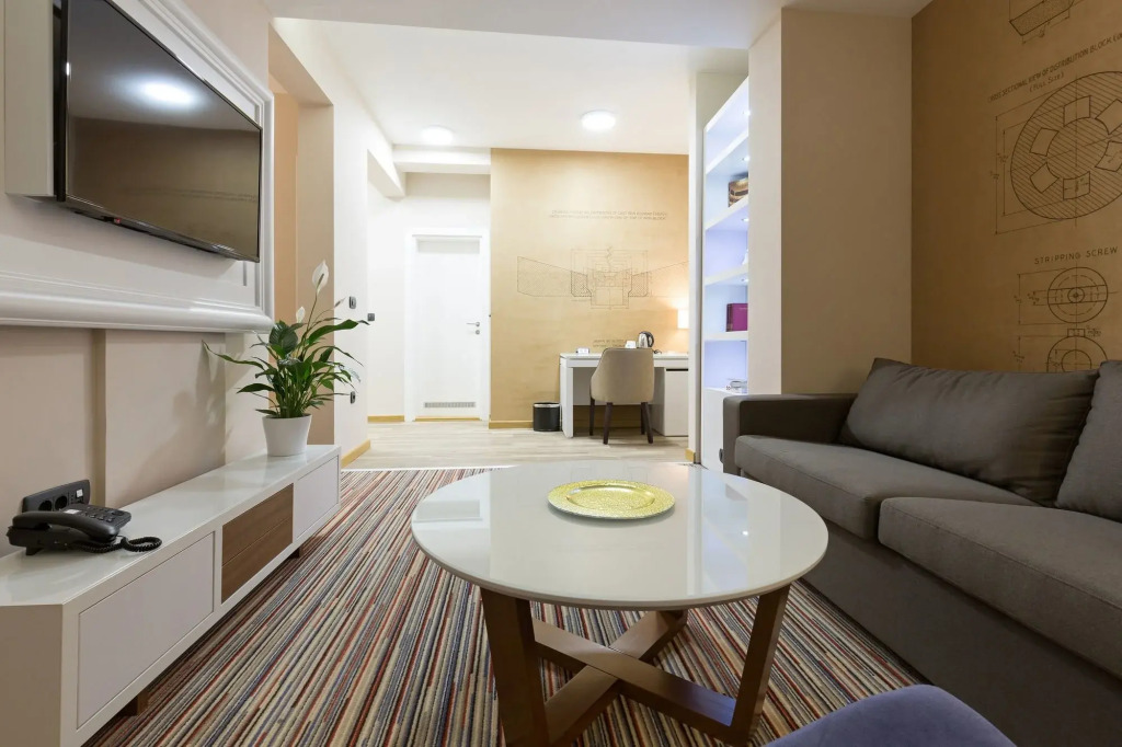 Hotel TESLA - Smart Stay Garni
