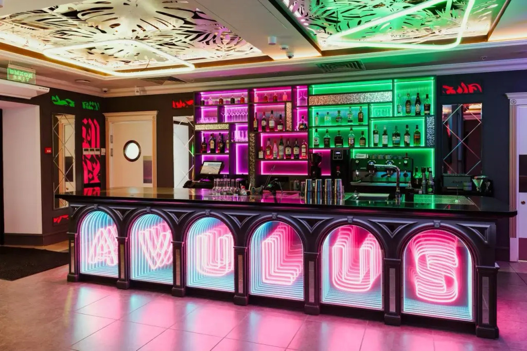 Avulus Cyber Hotel