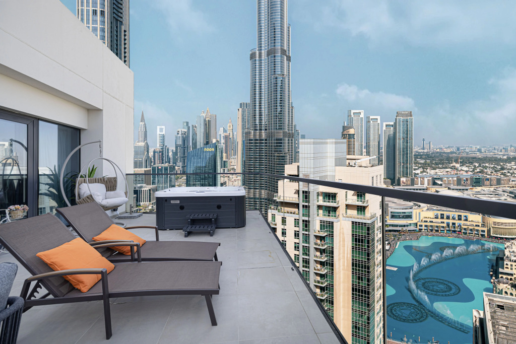 Апартаменты Private Terrace with Hot Tub Burj and Fountain View 2BR