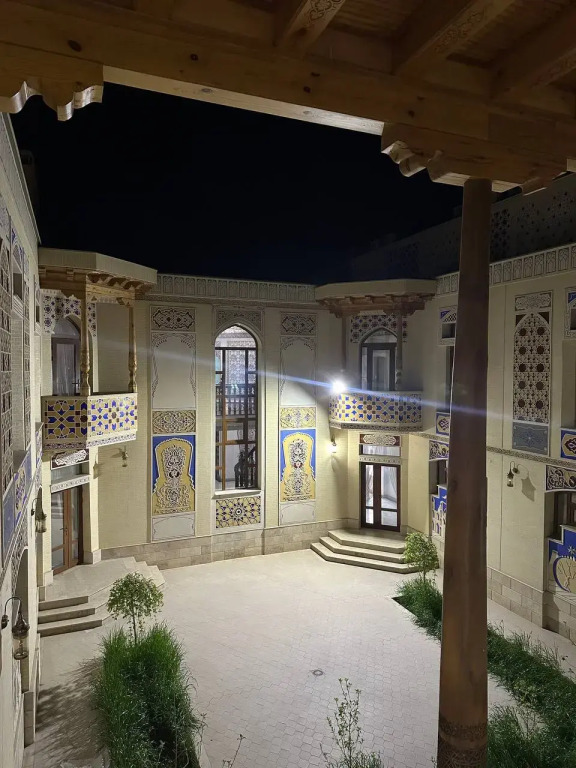 Отель Ayvan Plaza