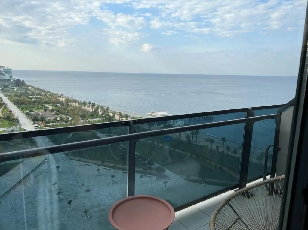 Апартаменты VIP Beach Front Sea View Studio
