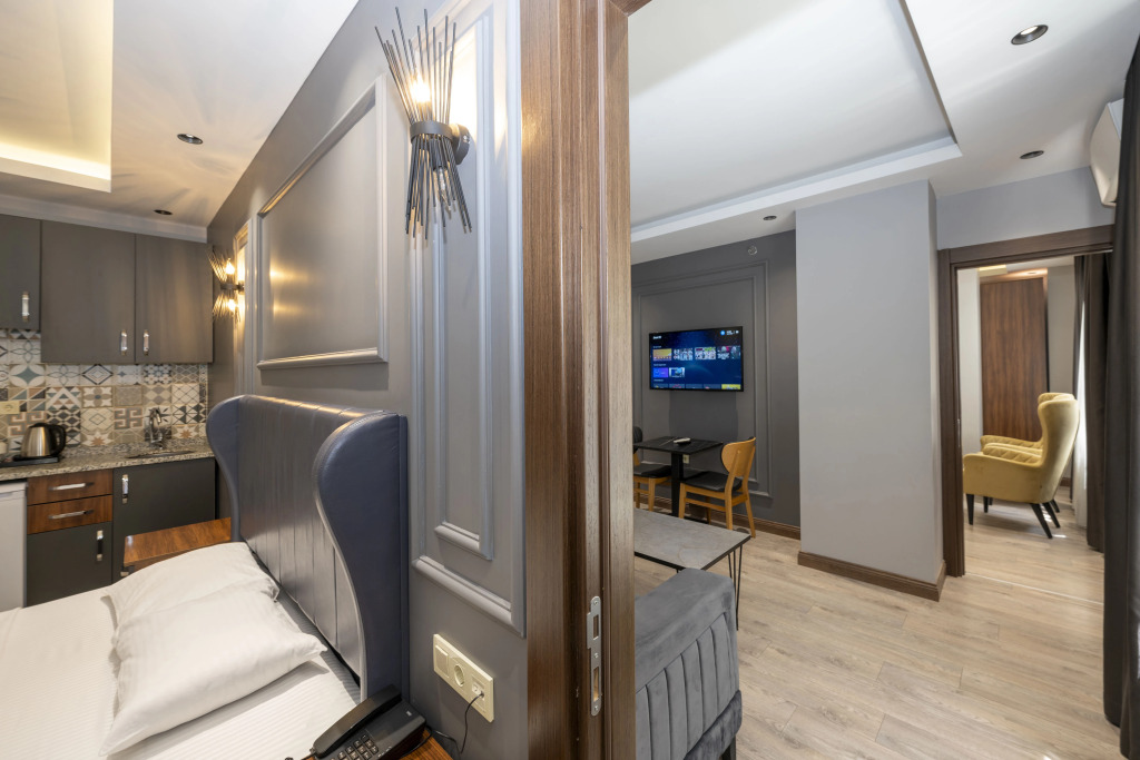 Отель Comfort Suites