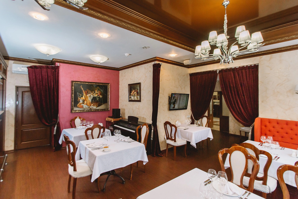 Chajkovskij Hotel