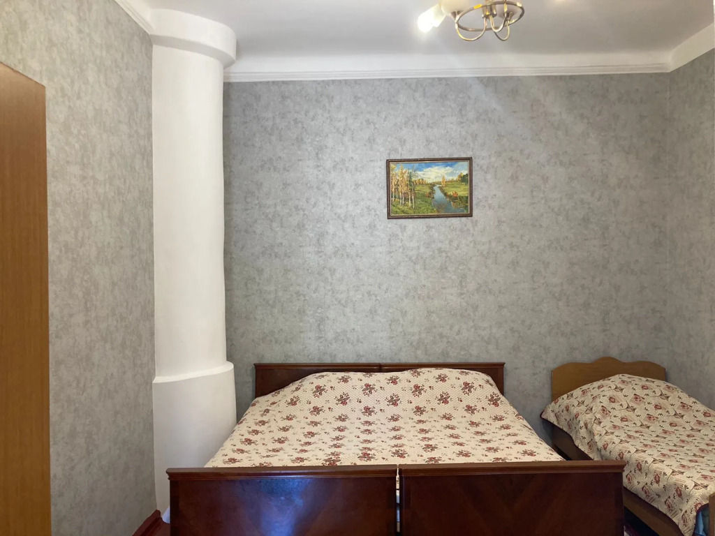 Частный дом Дом на Квициния 16